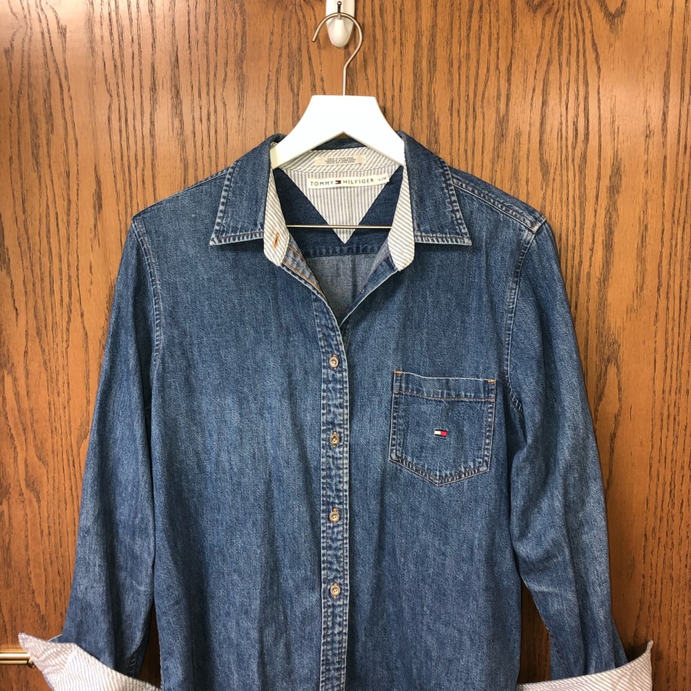 Vintage Tommy Hilfiger denim button down - Picture 7 of 8